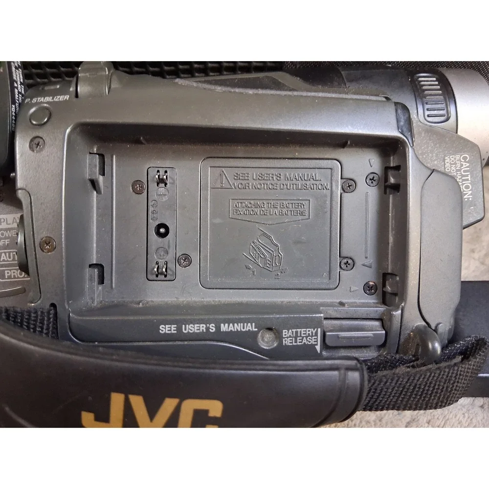 Vtg JVC GR-AX841U VHS-C Camcorder Bundle PARTS REPAIR ONLY Case Logic Bag Charge